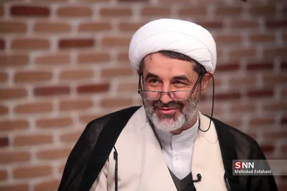 حضور افراد ثابت در حلقه داورانِ جوایز ادبی نگران&zwnj;کننده است / دولت&zwnj;ها در جریان داوری جایزه جلال تاثیر می&zwnj;گذارند&nbsp;
