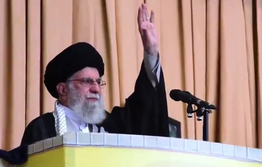 لحظات ماندگار از حضور رهبر شهید انقلاب در مصلی تهران و اقامه نماز جمعه نصر. ۱۴۰۳/۷/۱۳