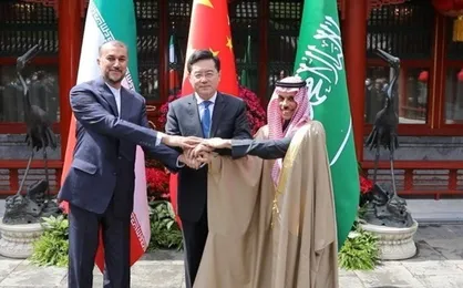عکس یادگاری وزرای خارجه ایران، عربستان و چین در پکن