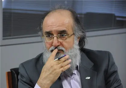 نقدینگی در نیمکت دلالی جا خوش کرده/ &laquo;فساد اداری&raquo; مانع جدی بهبود فضای کسب و کار