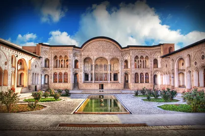 سه وجهی قانون، شرع و عرف در ریشه یابی انحراف و بحران هویت در معماری و شهرسازی ایران