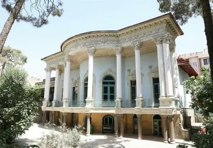 قنبریان، استاد حوزه و دانشگاه: آیا ویلای در اختیار مسئولین فقط همین یک مورد ویلای وزیر کشور دولت سابق بود؟!