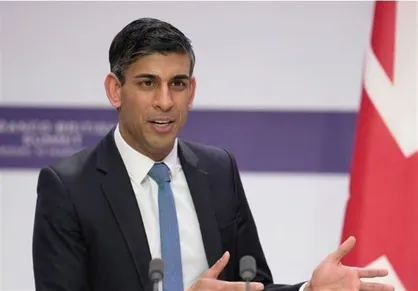 نخست وزیر انگلیس بودجه نظامی این کشور را افزایش داد