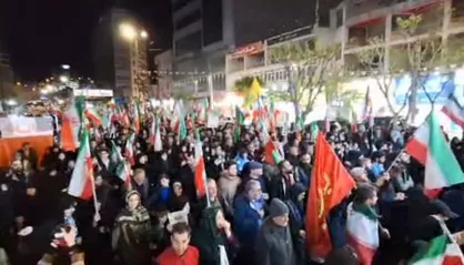 طنین لبیک یا خامنه&zwnj;ای در چهل&zwnj;وهفتمین ایستگاه دلدادگی/ خروش حماسی مردم کرج در بیعت با سکاندار جدید انقلاب+فیلم