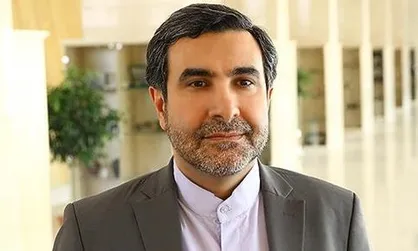 ظریف به کمیسیون امنیت ملی برای حضور سفیر انگلیس در تجمعات فراخوانده شد
