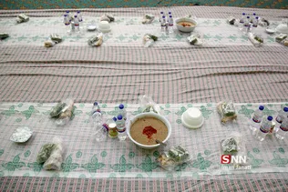 افطاری ساده در دانشگاه فردوسی مشهد