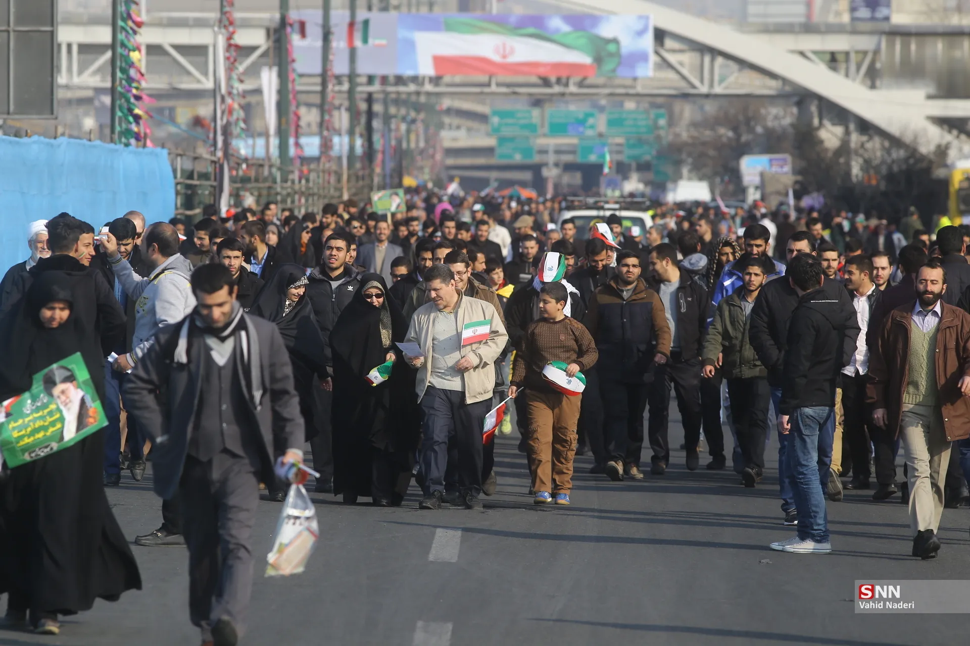 گزارش تصویری لحظات ابتدایی راهپیمایی 22 بهمن در تهران