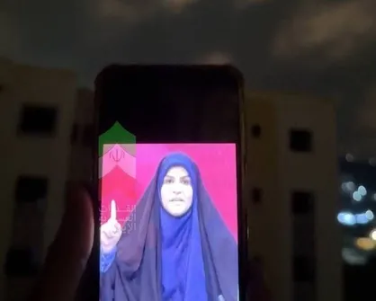 تصویر خبرنگار شجاع در دست اهالی فلسطین هنگام برخورد موشک های ایرانی به تل آویو