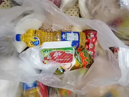 جهادگران دانشگاه مازندران به توزیع ۱۲۳ بسته معیشتی پرداختند + فیلم