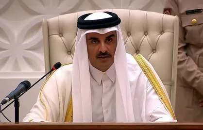 مجیز گویی امیر قطر خطاب به ترامپ: به محض اینکه خبردار شدم برای سوخت&zwnj;گیری در دوحه توقف خواهید داشت، گفتم خدمت برسم و از شما استقبال می&zwnj;کنم + فیلم