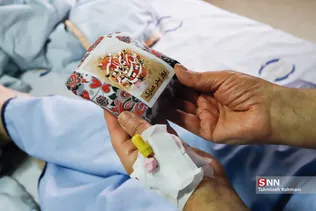 
جشن روز پدر در بخش ویژه کرونا بیمارستان بقیه الله (عج)