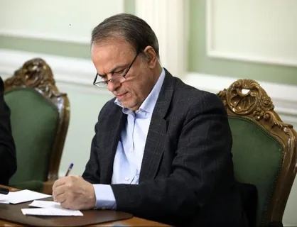 نامه انتقادی رزم&zwnj;حسینی به روحانی درباره بخشنامه بانک مرکزی