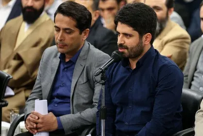 شعرخوانی محمد رسولی در مراسم قرار&zwnj;های شبانگاهی عزاداران در خیابان کشوردوست