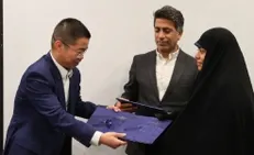 امضای توافقنامه جایگزینی ۲۰۰۰ خودروی برقی مدیران خودرو با تاکسی‌های فرسوده شهر تهران