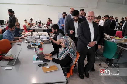 بازدید ظریف از کارخانه &laquo;نوآوری آزادی&raquo;