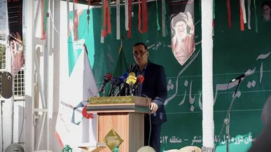 نواخته شدن زنگ ایثار توسط رئیس بنیاد شهید/ تأکید بر نقش دانایی و مهارت آموزی دانش‌آموزان برای ساخت آینده ایران