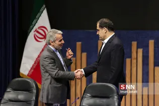 سمت راست دکتر حسن قاضی زاده هاشمی وزیر بهداشت و سمت چپ محمدباقر نوبخت سخنگوی دولت