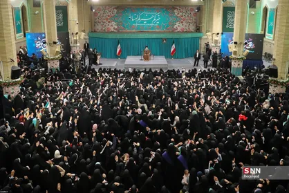 دیدار هزاران نفر از زنان و دختران با رهبر انقلاب