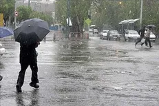 آبگرفتگی معابر غرب گلستان در پی بارش‌های تابستانی + فیلم