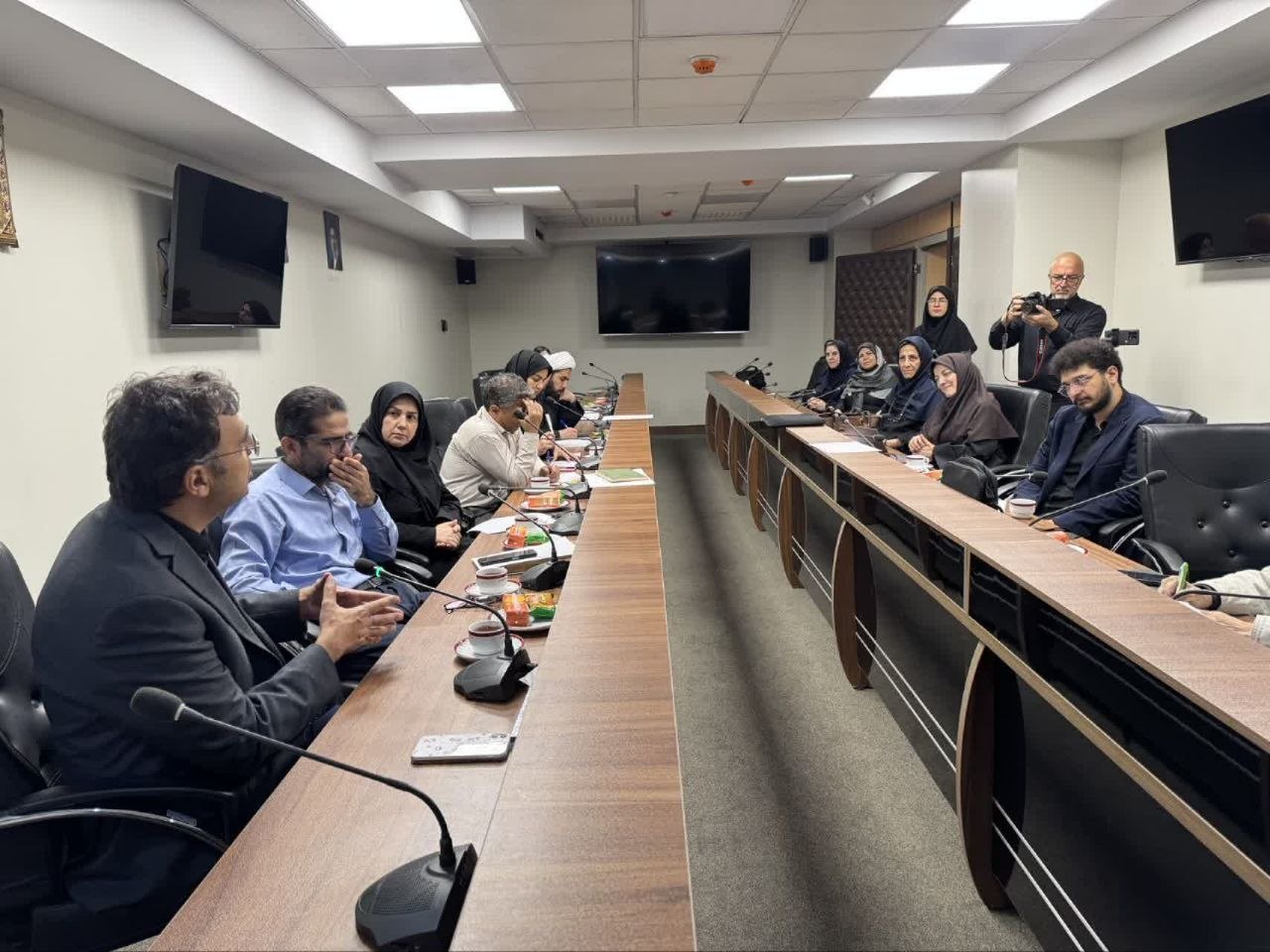 معاون فرهنگی و اجتماعی وزیر علوم: دانشگاهها مرجعیت رسانهای خود را بازیابند معاون فرهنگی و اجتماعی وزیر علوم: دانشگاهها مرجعیت رسانهای خود را بازیابند