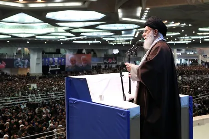 خلاصه بیانات رهبر انقلاب در نماز جمعه ۲۷ دی