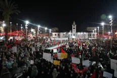گوش به فرمان توییم خامنه‌ای  ما همه سرباز توییم/ شعار مردم رشت در قرار صد و ششم+فیلم