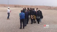 بازدید دانشجویان ایلامی از منطقه عملیاتی آذر / افزایش تولید در میدان نفتی علیرغم تحریم‌ها