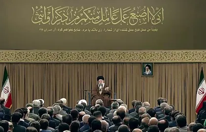 یکی از مشکلات ما، وابستگی به دلار است
