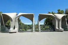 مجروحیت دو نفر از کارکنان حراست دانشگاه تهران با چاقوی اغتشاشگران + عکس