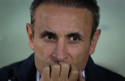 گل&zwnj;محمدی از سرمربیگری پرسپولیس استعفا داد