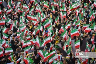 امروز در حرم مطهر شاهچراغ (ع)شوری برپا بود از جنس دانش آموزی، از جنس ذهن های جوان دهه هشتادی !