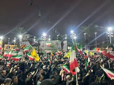 مردمی که ترک میدان نمی‌کنند/باران هم حریف غیرت رشتی‌ها نشد+فیلم
