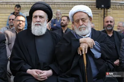 حضور شیخ حسین انصاریان و حجت الاسلام علوی تهرانی در مراسم وداع با پیرغلام اهل بیت / شیخ حسین بر پیکر مرحوم موسوی سجاسی نماز خواند + فیلم