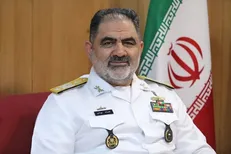 دریادار ایرانی: با ظرفیت‌های علمی کشور، امنیت اقتصادی را در اقیانوس‌ها برقرار کنیم