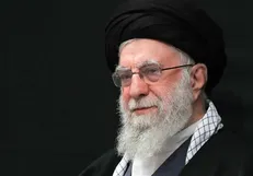 روایتی از دیدار صمیمانه خانواده شهید مدافع حرم با رهبر شهید انقلاب/ تعبیری دلگرم‌کننده از خواب خانواده شهدا + فیلم