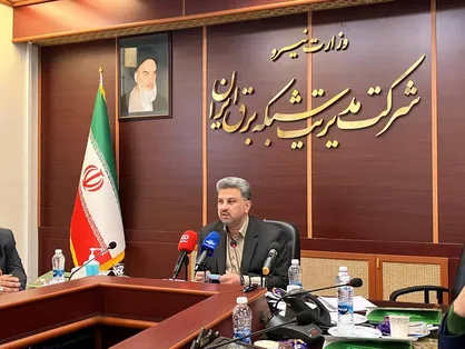 تخفیف قبض برق ۴۰ درصد مشترکان خانگی/ برای نصب ۳ میلیون و ۳۰۰ هزار کنتور هوشمند جدید برنامه داریم