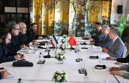 وزیر امور خارجه چین با معاون شورای امنیت ملی ایران دیدار کرد