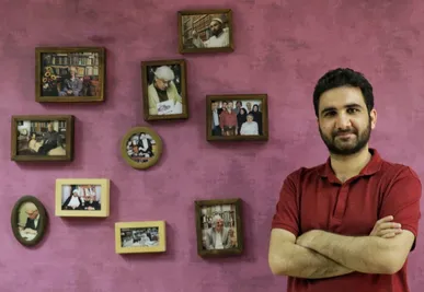 طنز می‌تواند تلخی اسارت را تحمل‌پذیر کند!
