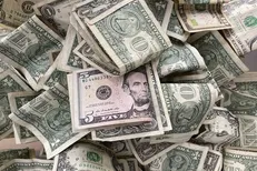دلار صرافی ۴۱۵۰۰ تومان/ خریداری برای ارز در بازار وجود ندارد