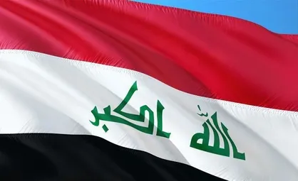 فیلم| معترضان عراقی سفارت آمریکا را به آتش کشیدند