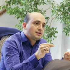 تحصن در سفارت انگلیس؛ نقطه آغاز انحراف/ حذف فیزیکی علما توسط غرب‌گرایان