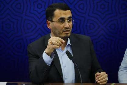 متفکرآزاد: رهبر انقلاب فرمودند حال و هوای آرامش و امیدآفرینی از مجلس استشمام می&zwnj;شود