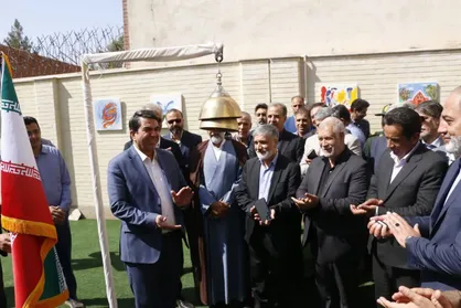 علم در جهان امروز قدرت می&zwnj;آورد و عامل برتری است