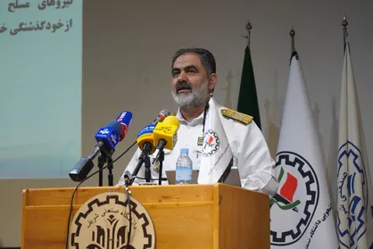 بهترین مقر برای کنترل موشک&zwnj;های بالستیک قطب جنوب است / کشورهای زیادی خواهان ناوشکن کلاس دنا هستند