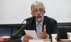 برای انتخابات مجلس افراد پاکدست، متخصص و انقلابی را انتخاب می‌کنیم
