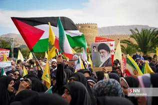 آیین تشییع پیکر شهیده معصومه کرباسی، اولین بانوی ایرانی شهید در راه قدس و حجت‌الاسلام شهید محمد صباحی، امام جمعه کازرون امروز یکشنبه ۶ آبان ۱۴۰۳ با حضور پرشور مردم شیراز برگزار شد.