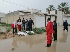 امدادرسانی هوایی به روستا‌های سیل‌زده لامرد