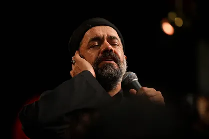 عزاداری شب چهارم محرم ۹۸ با مداحی حاج محمود کریمی +تصاویر