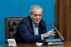 پزشکیان خطاب به دانش‌آموزان: من از یک خانواده معمولی به ریاست‌جمهوری رسیدم + فیلم