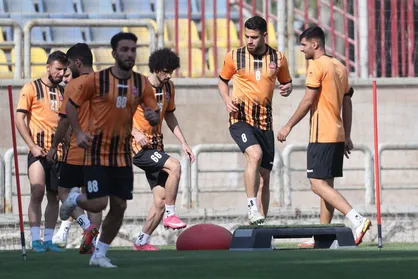 آخرین جلسه تمرینی پرسپولیس پیش از سفر به انزلی